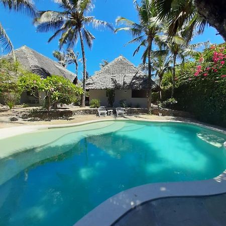 Mbuyu Lodge Watamu Bagian luar foto