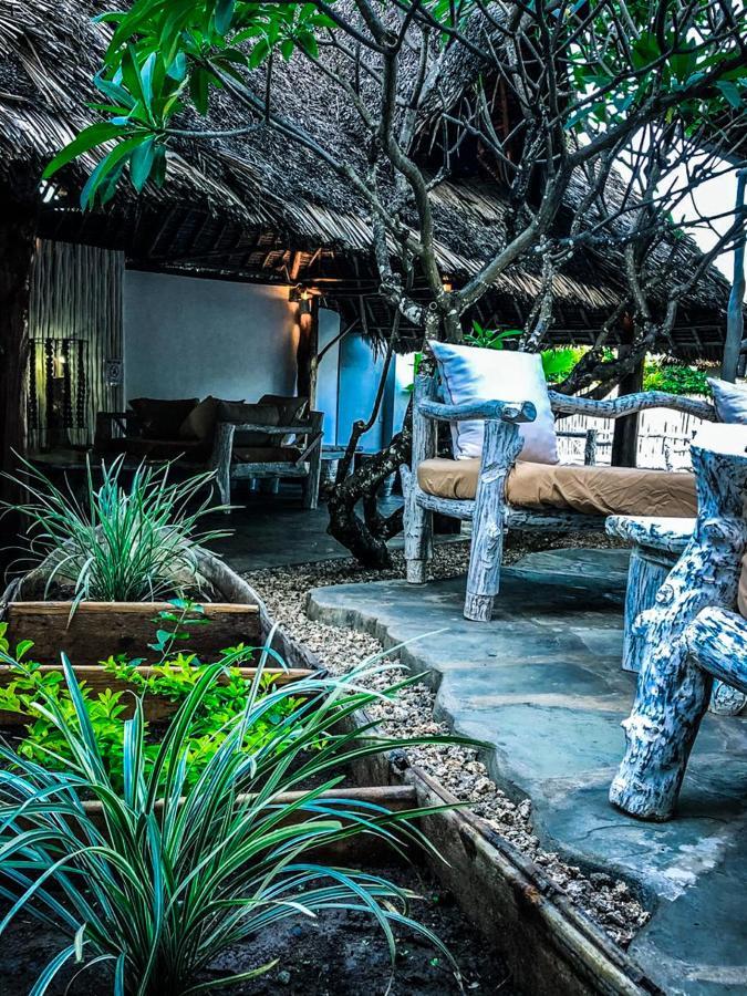 Mbuyu Lodge Watamu Bagian luar foto